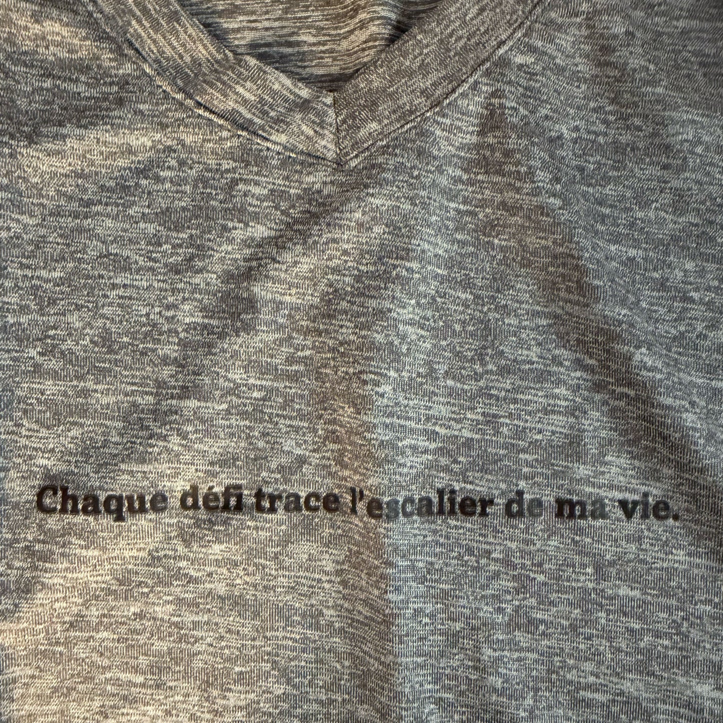Chaque défi trace l'escalier de ma vie - Gris
