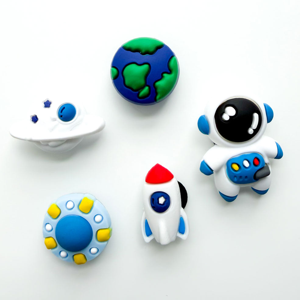 5 breloques Petit astronaute