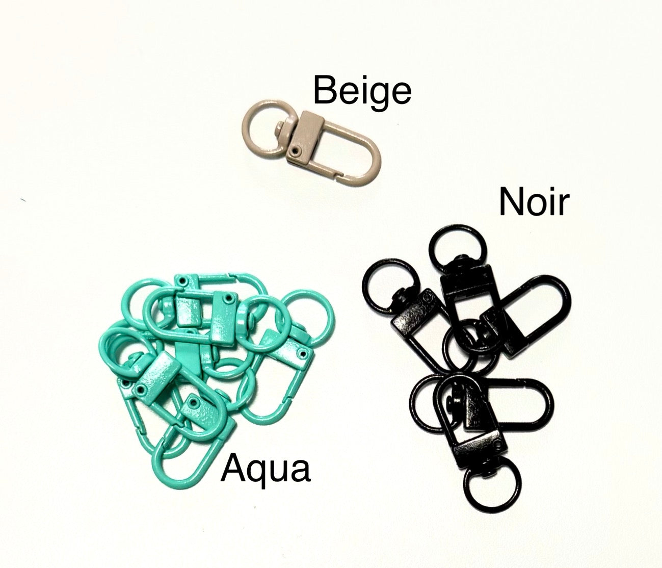 Attaches en métal pour cartes