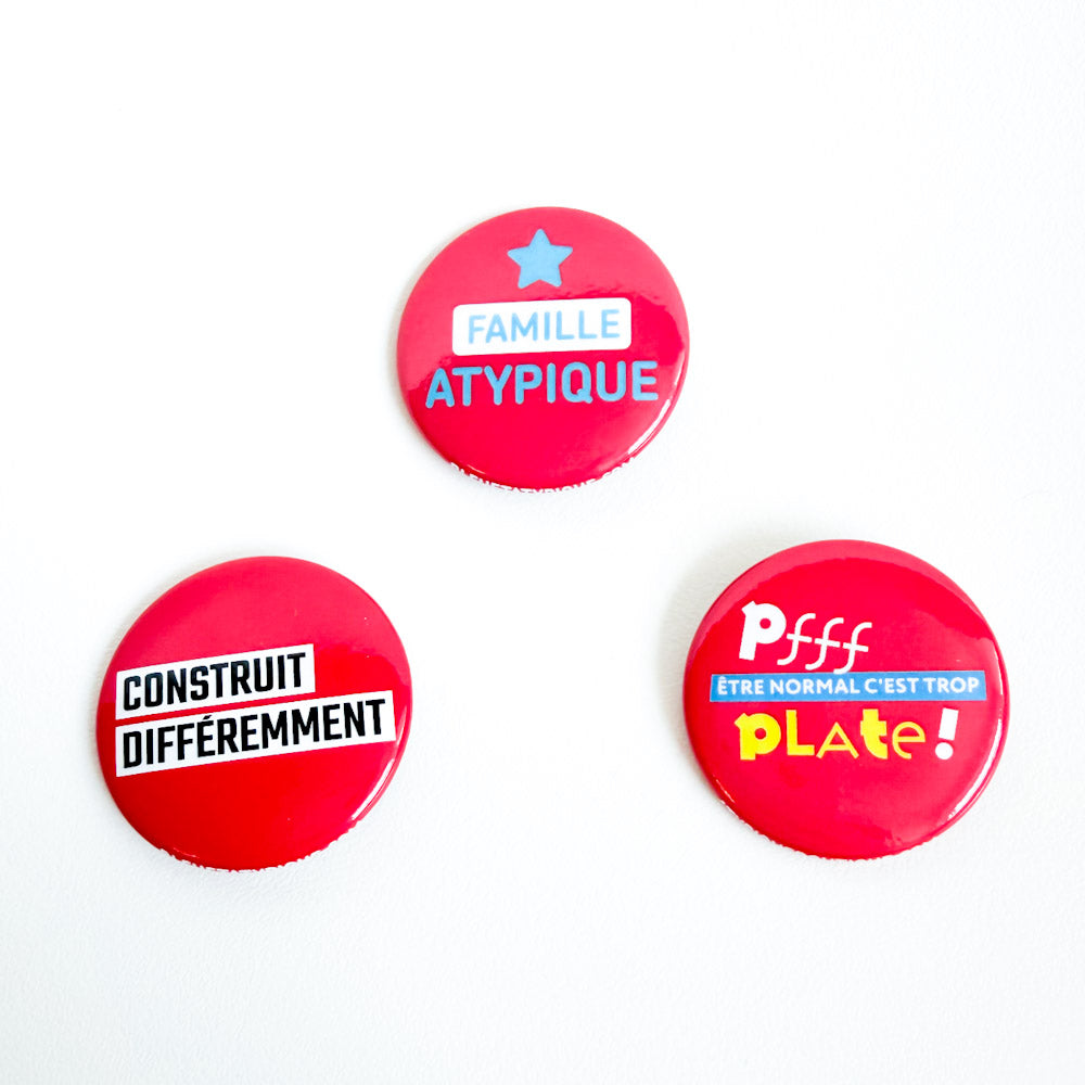 Trio badges - Famille atypique rouge
